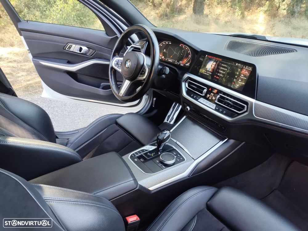 BMW 318 d Pack Desportivo M Auto - 23