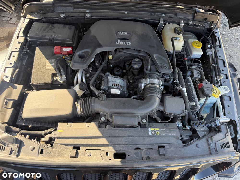 Jeep Wrangler 3.6 Unlim Black Edition II - 6
