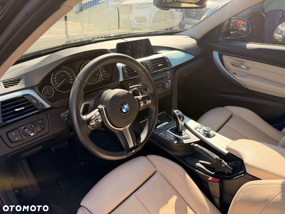 BMW Seria 3 320d Sport Line - 12