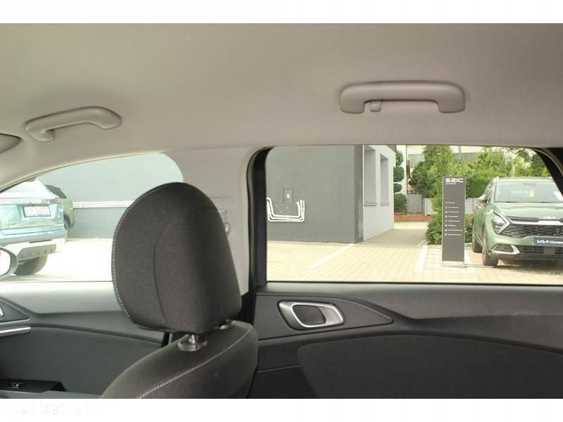 Kia Ceed - 16