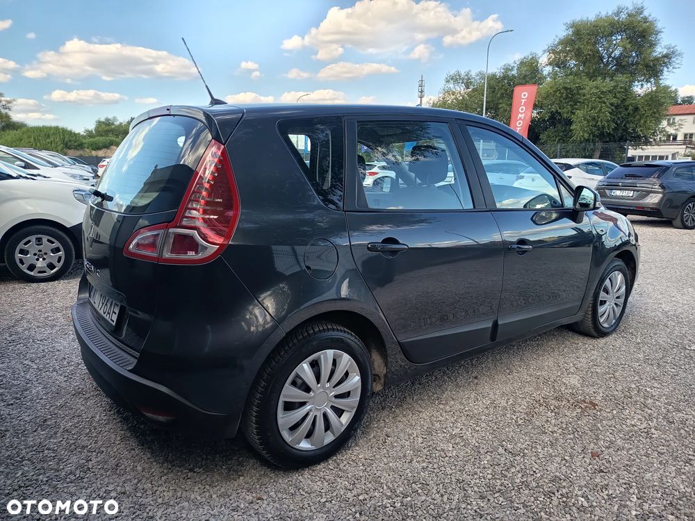 Renault Scenic 1.6 16V 110 TomTom Edition - 13