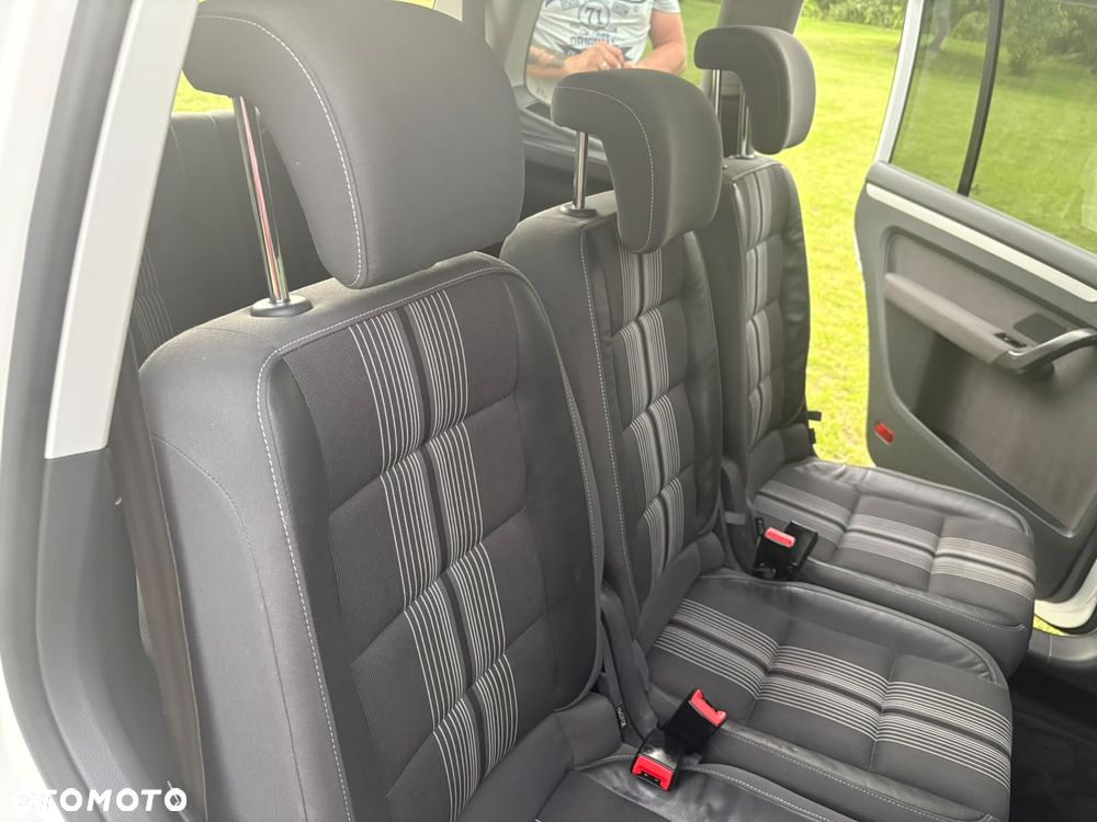 Volkswagen Touran - 5