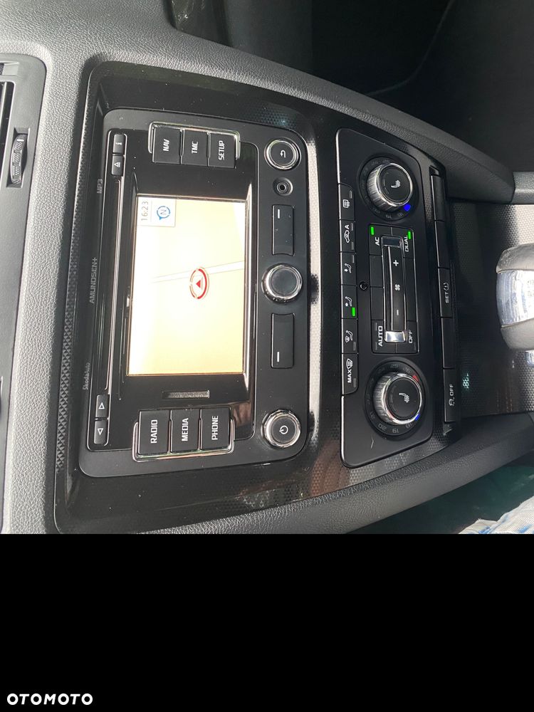 Skoda Octavia 2.0 TDI DPF RS DSG - 36
