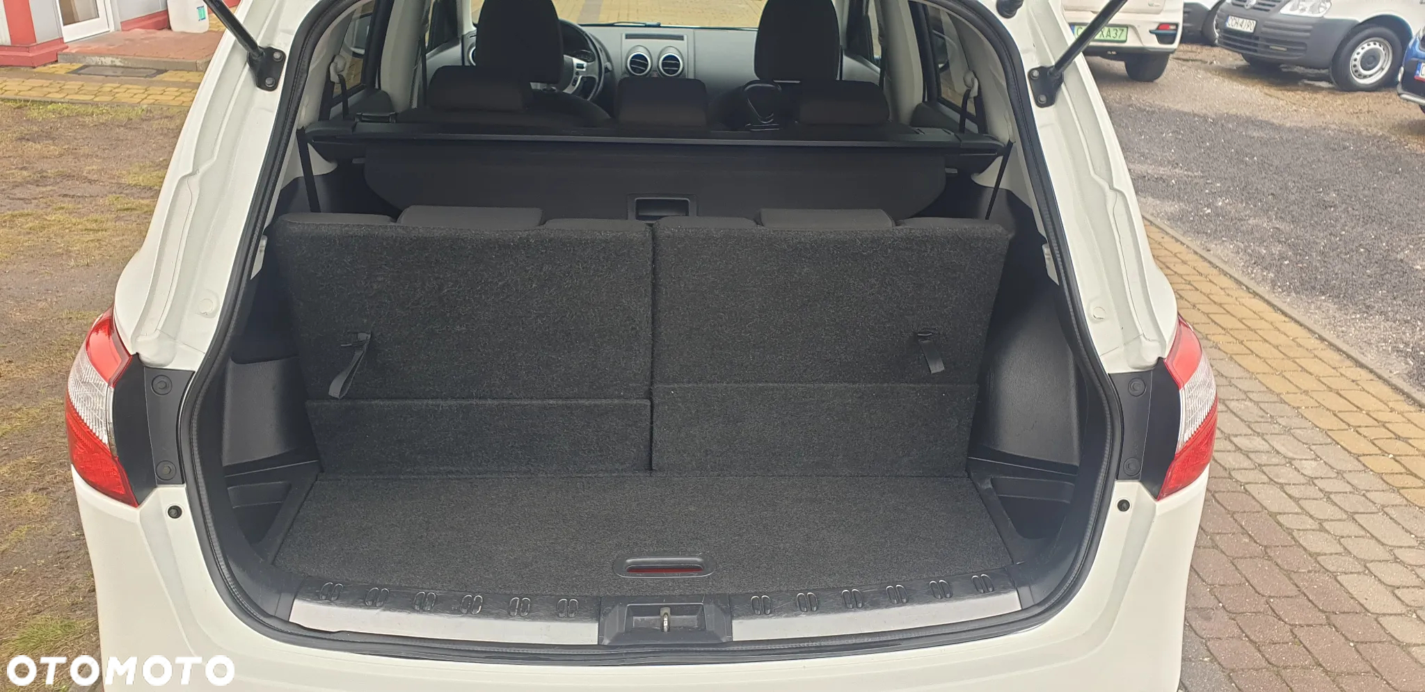 Nissan Qashqai+2 - 9