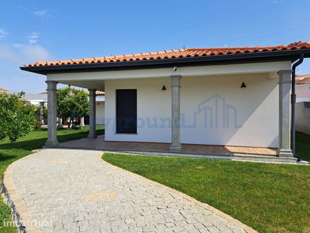 Moradia Contemporânea Térrea Totalmente Autónoma a 2 Minutos da Praia - Grande imagem: 3/36