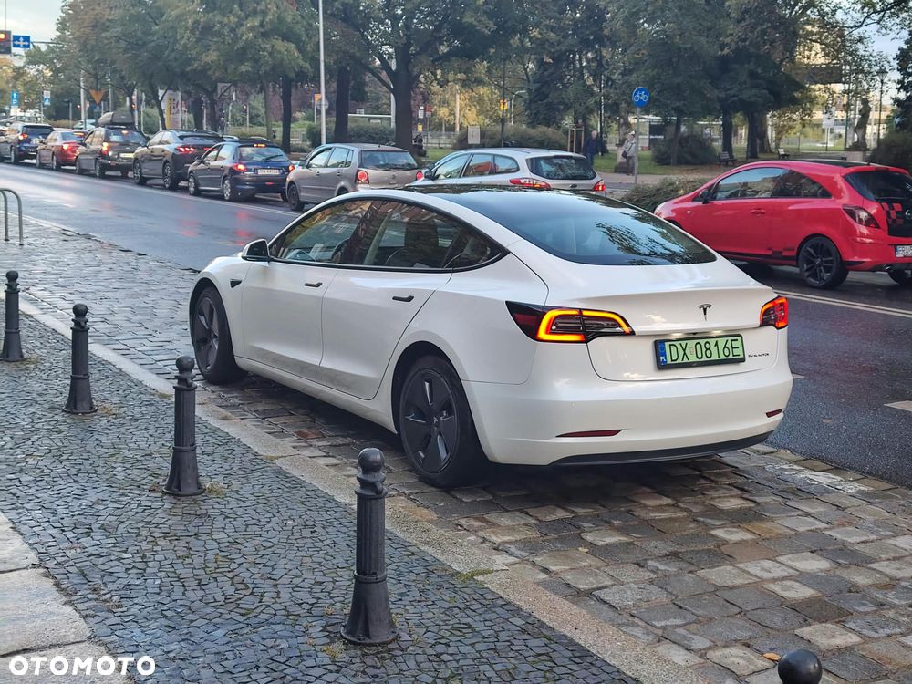 Tesla Model 3 - 21