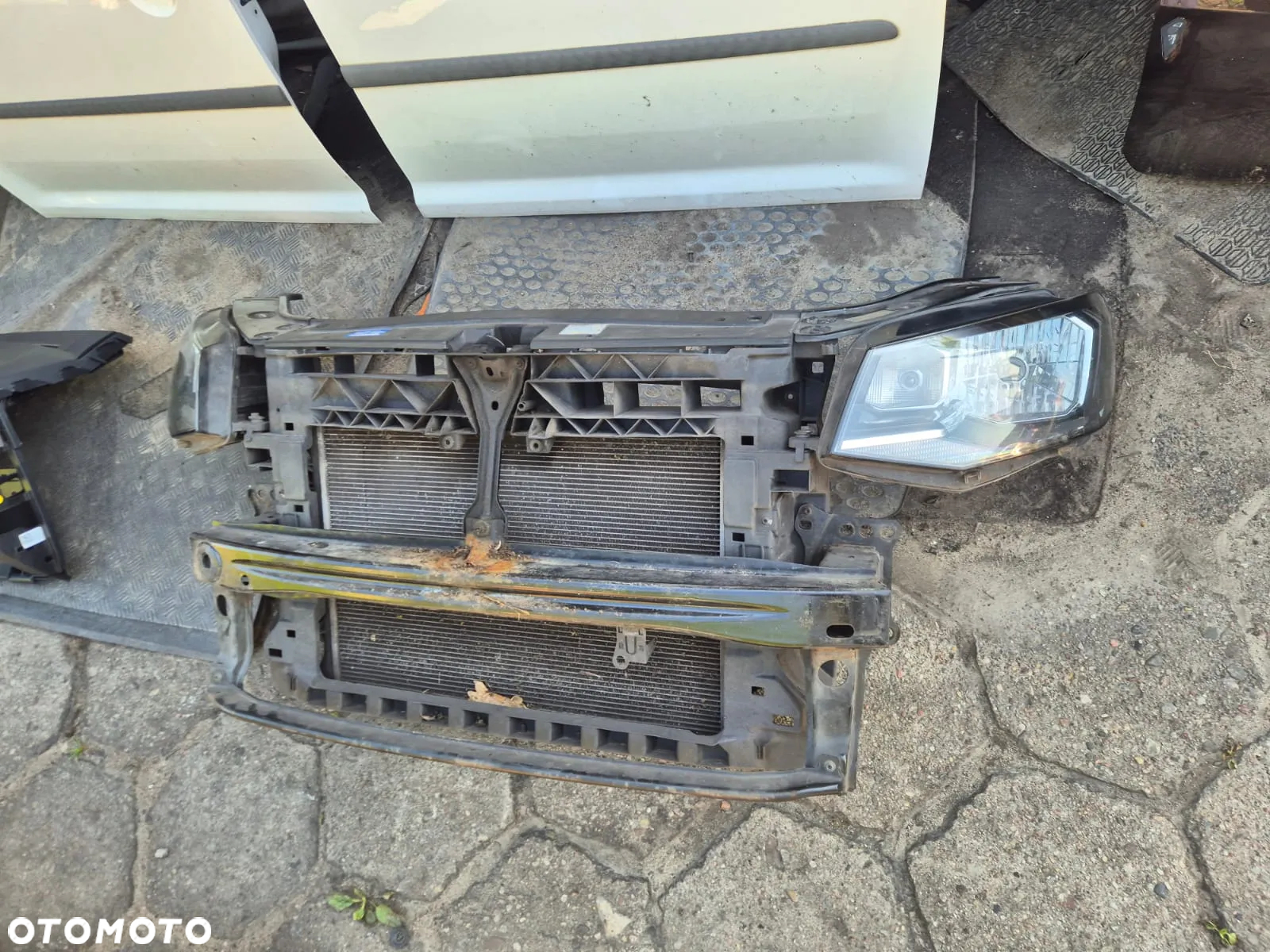 KOMPLETNY PRZÓD VW CADDY 2K5 - 5