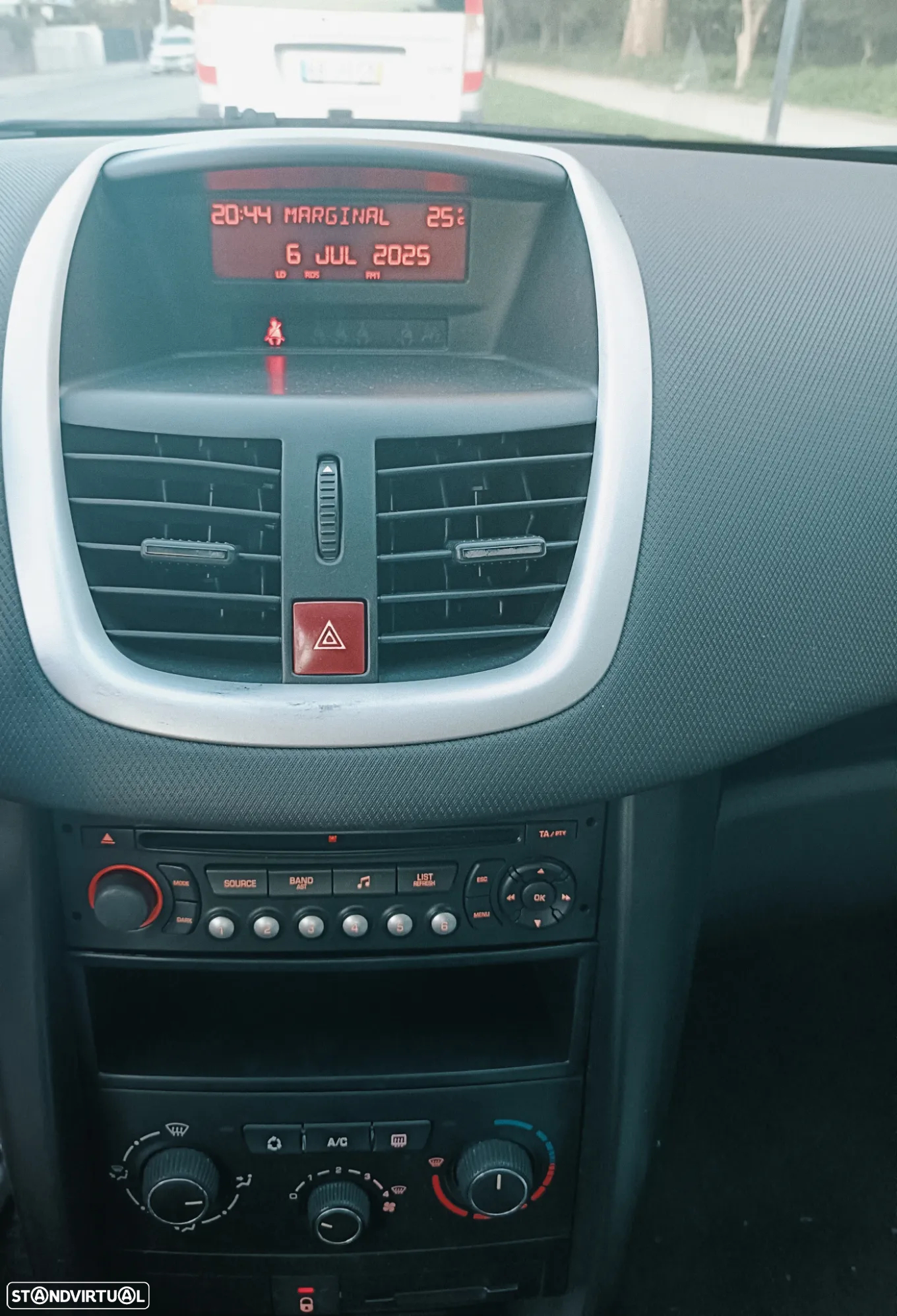 Peugeot 207 - 16