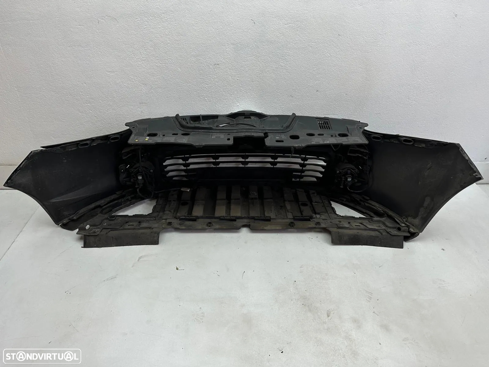 Frente completa - Renault Clio IV (2016) - 18