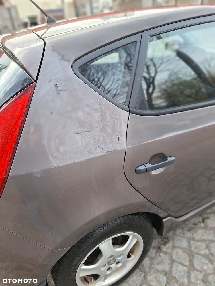 Hyundai i30 1.6 CRDi Base EU5 - 7