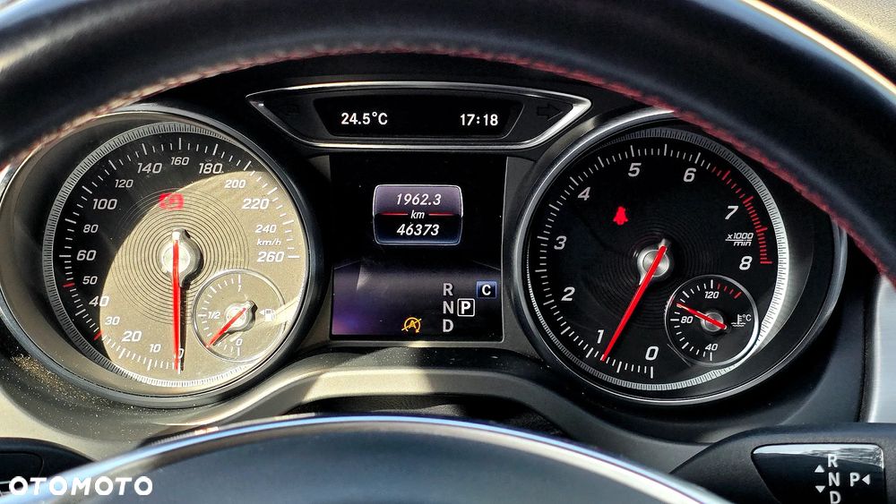 Mercedes-Benz CLA 200 7G-DCT AMG Line - 11