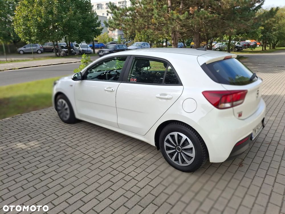 Kia Rio - 9