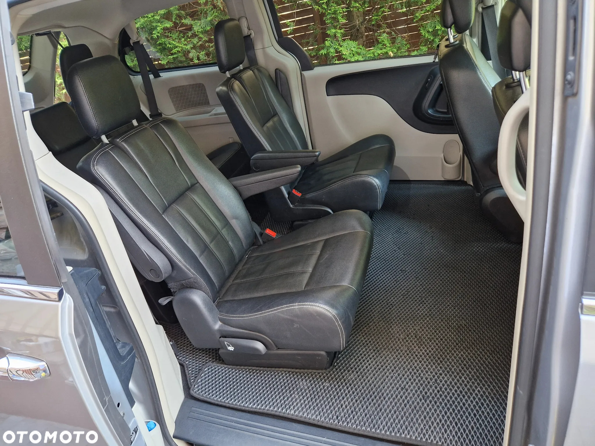 Chrysler Town & Country 3.6 Touring - 14