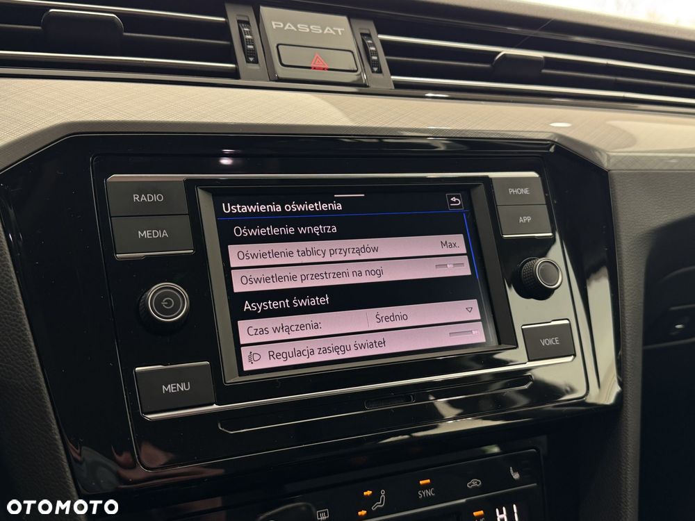 Volkswagen Passat - 31