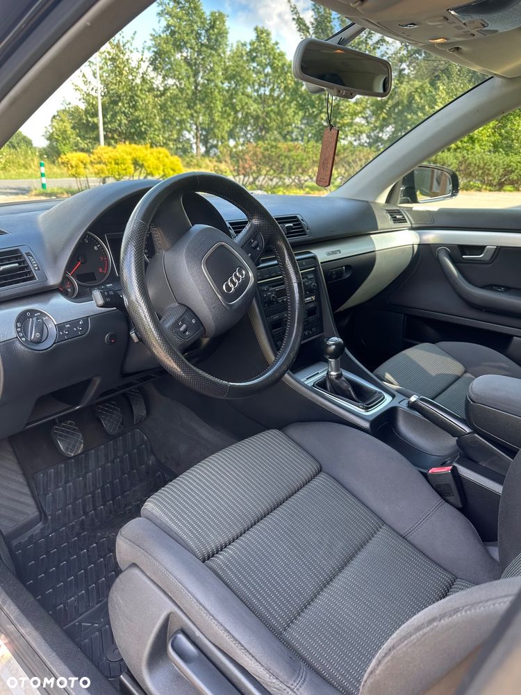 Audi A4 Limousine 2.0 T FSI quattro - 9