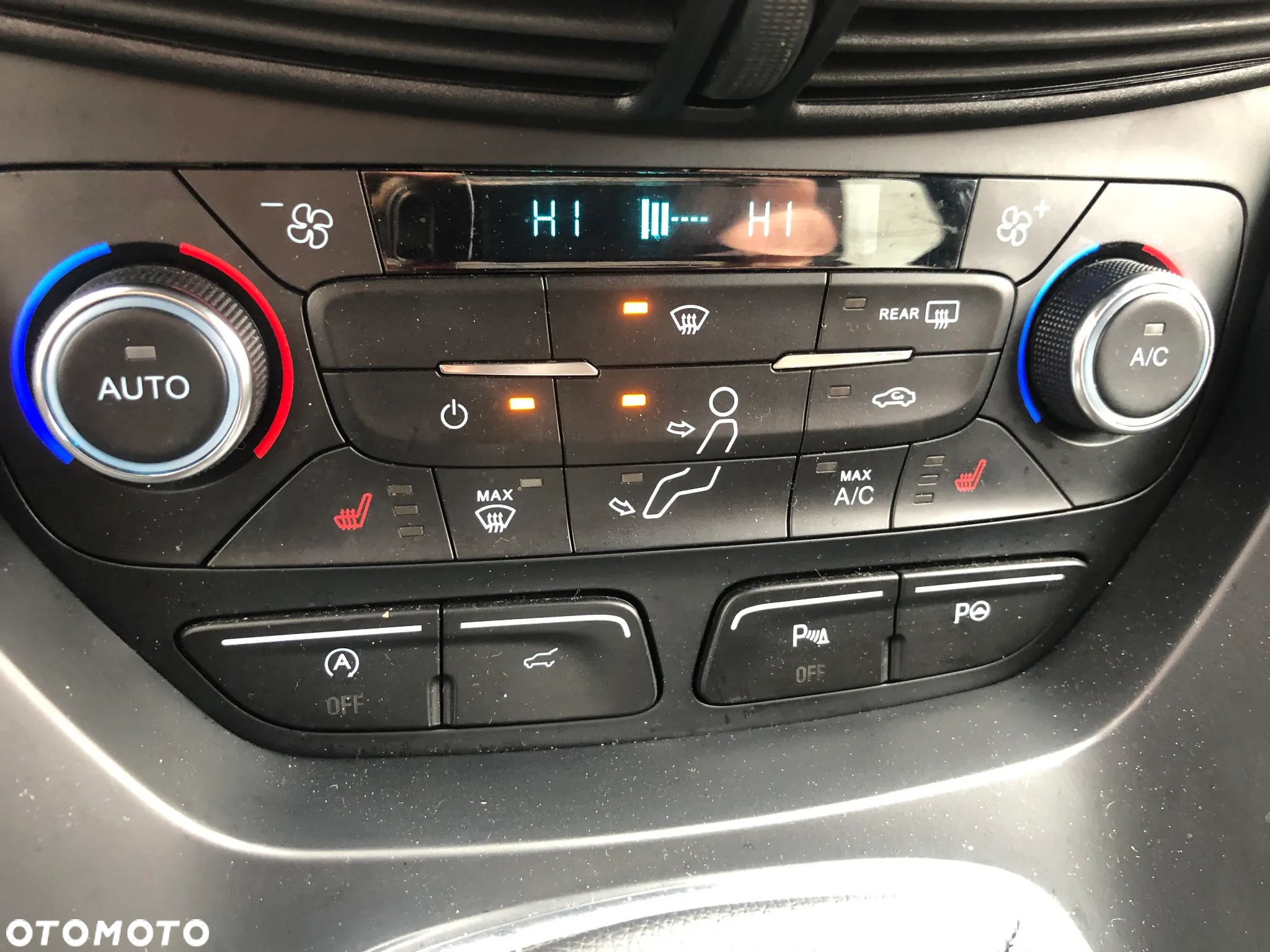 Ford Kuga 1.5 EcoBoost 2x4 ST-Line - 17