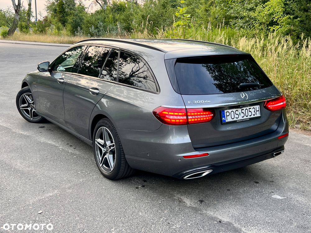 Mercedes-Benz Klasa E 300 de AMG - 2