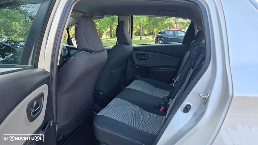 Toyota Yaris 1.5 HSD Comfort +P.Style+P.Techno - 57