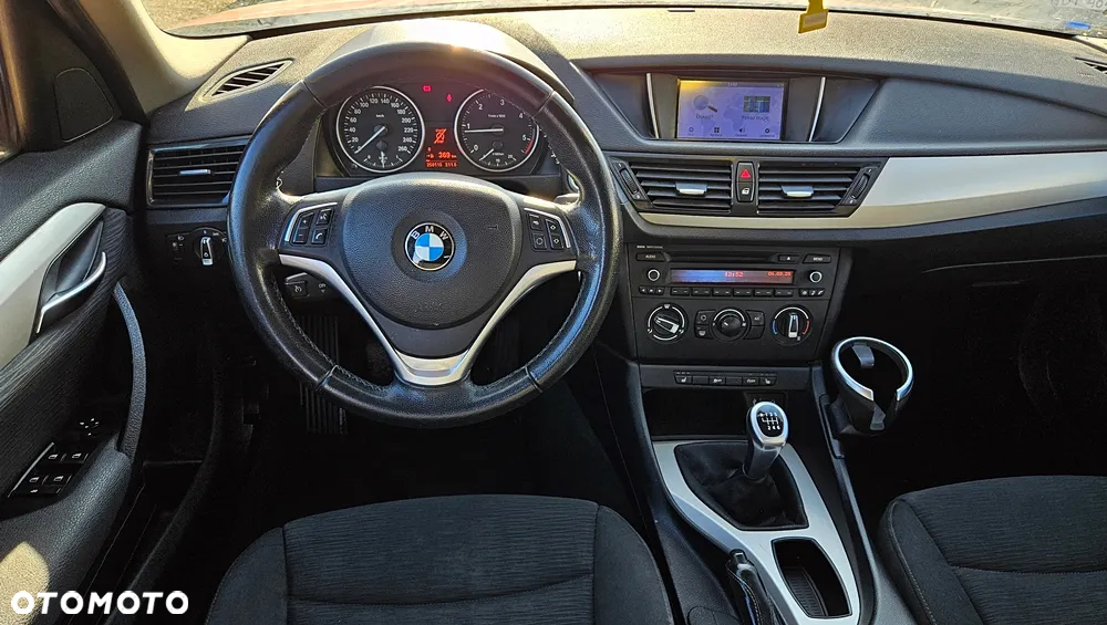 BMW X1 sDrive18d Sport Line - 10