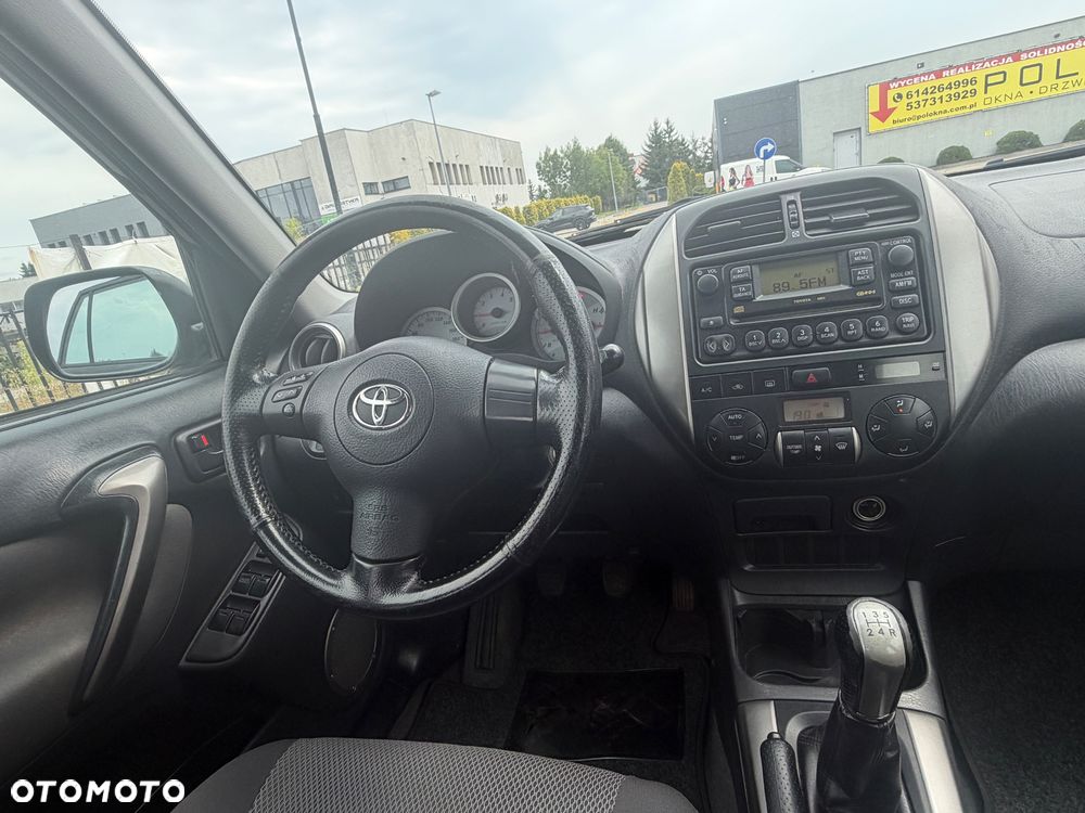Toyota RAV4 D-4D 4x4 - 8