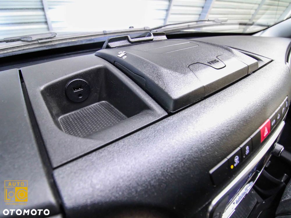 Iveco DAILY 35S18 FURGON MAX + 3,0D + AUTOMAT - 26