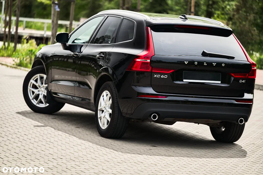 Volvo XC 60 D4 Momentum Pro - 10
