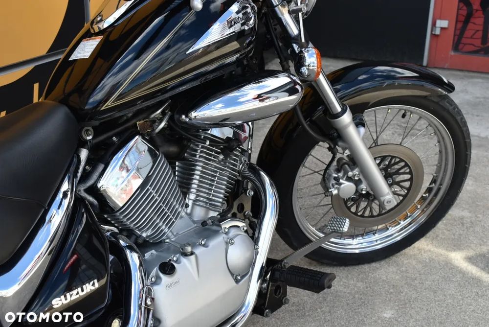 Suzuki Intruder - 30
