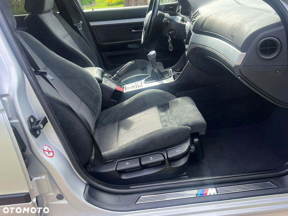 BMW Seria 5 520i Touring Edition Exclusive - 23