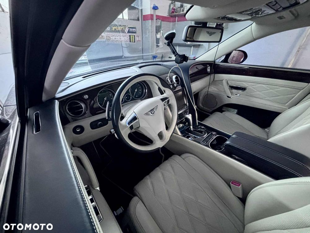 Bentley Flying Spur W12 - 36