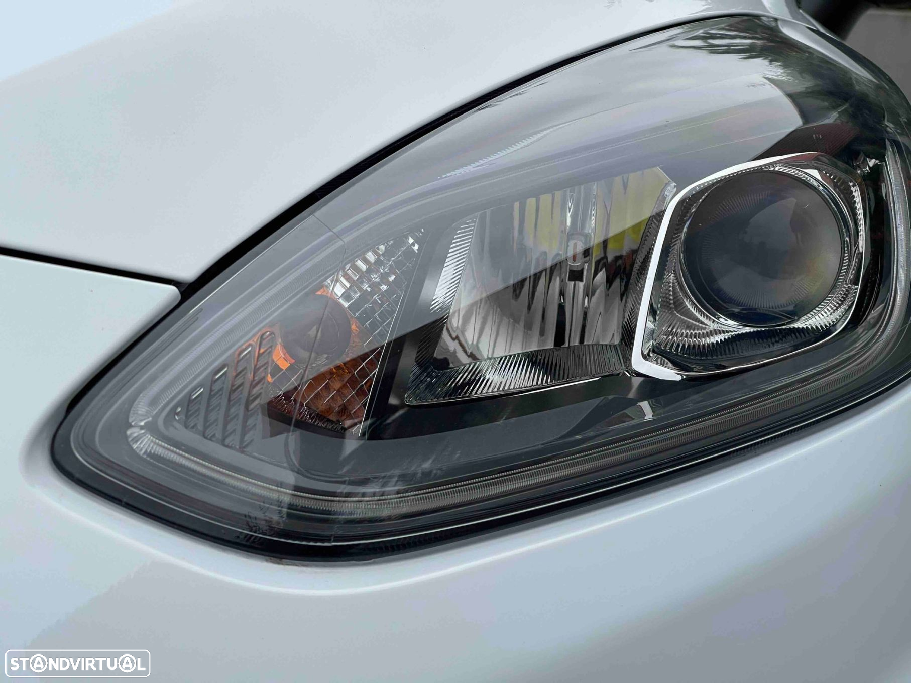 Ford Fiesta 1.5 EcoBoost S&S ST X - 16