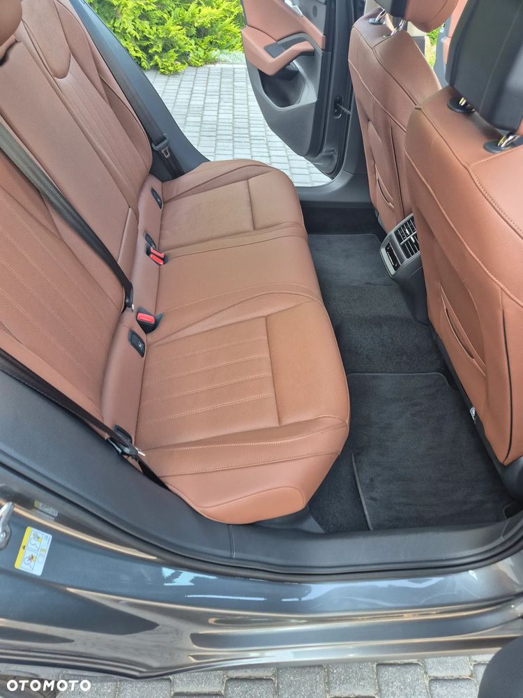 Skoda Superb 2.0 TDI SCR L&K DSG - 16