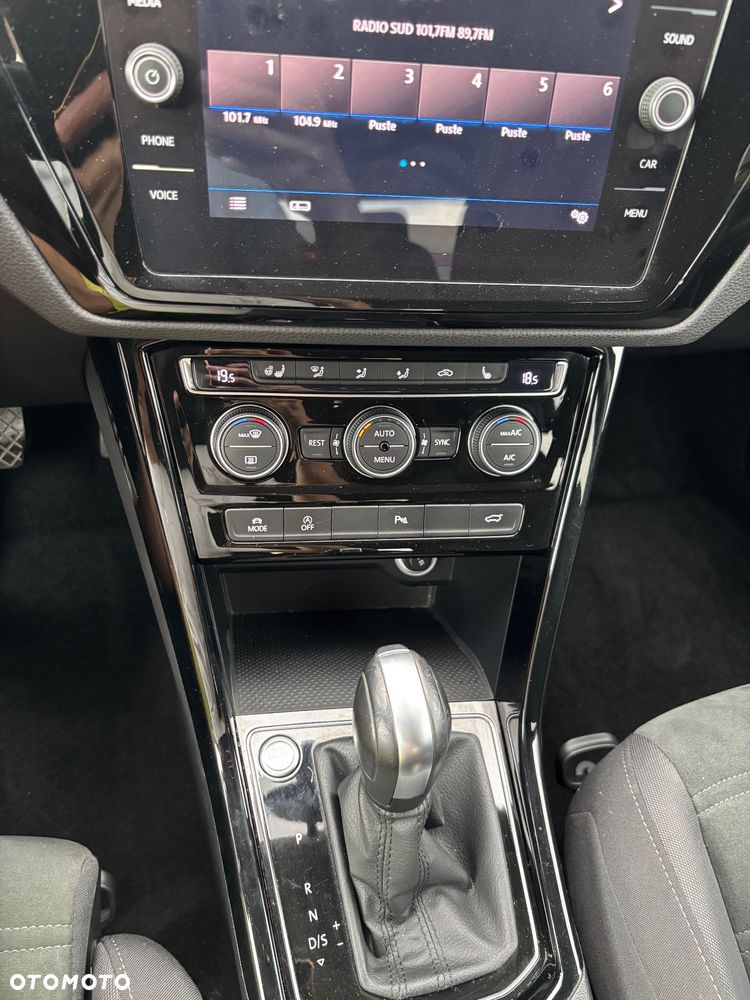 Volkswagen Touran 2.0 TDI SCR DSG Highline - 23