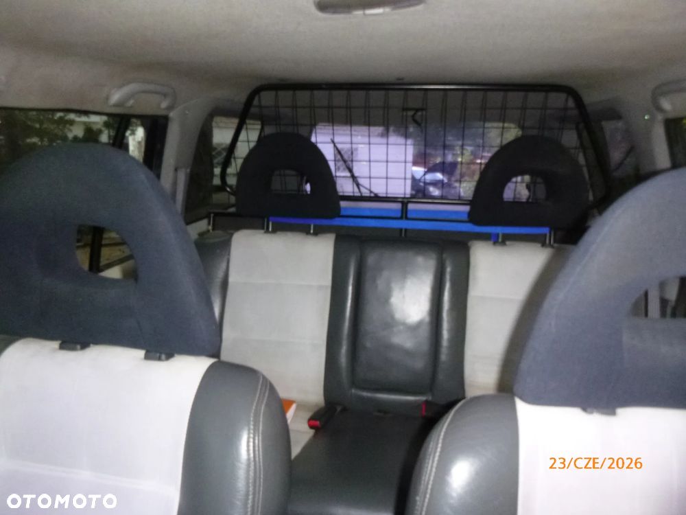 Mitsubishi Pajero - 11