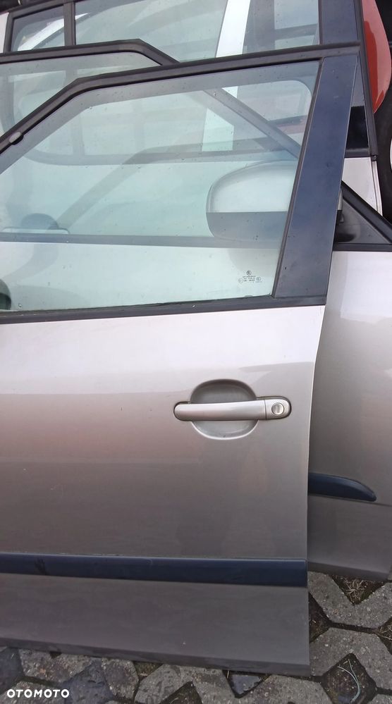 Drzwi przód Skoda Fabia II 2 9202 - 4