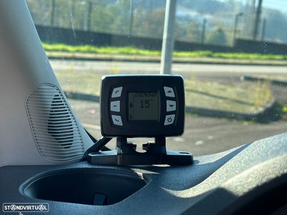 Renault Trafic 2.0 dCi L1H2 Teto Alto | Fibrada - 9