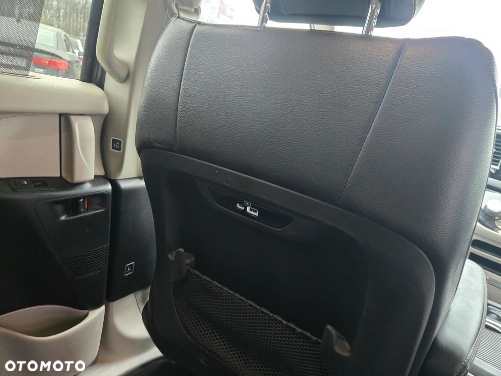 Chrysler Pacifica - 19