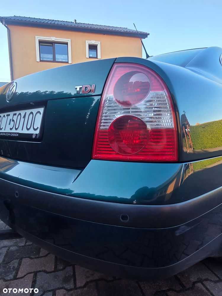 Volkswagen Passat 1.9 TDI Comfortline Family - 12