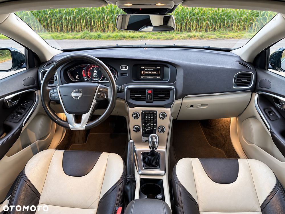 Volvo V40 D3 Summum - 8