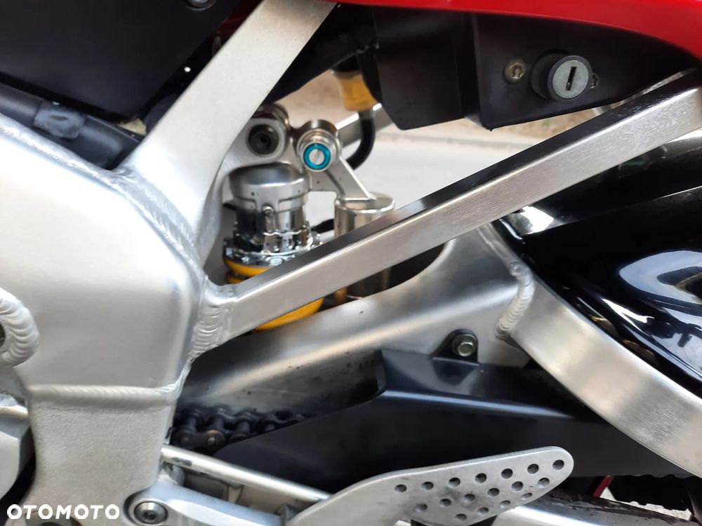 Yamaha R1 - 17