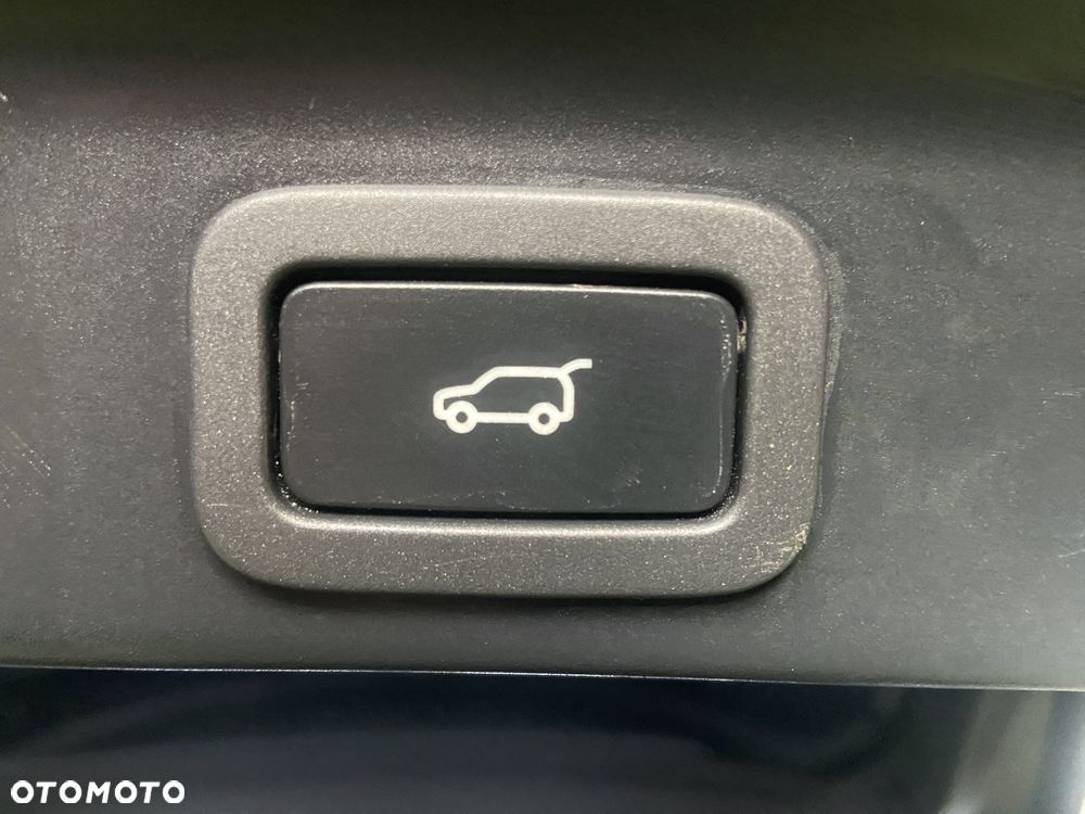 Jaguar F-Pace 20d AWD Portfolio - 18