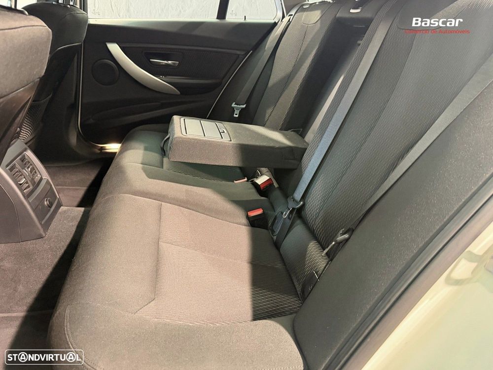 BMW 330 - 22