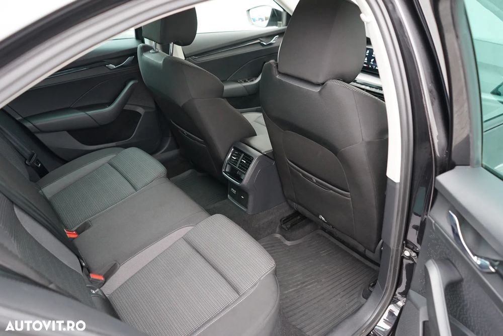 Skoda Octavia 2.0 TDI DSG Ambition - 26