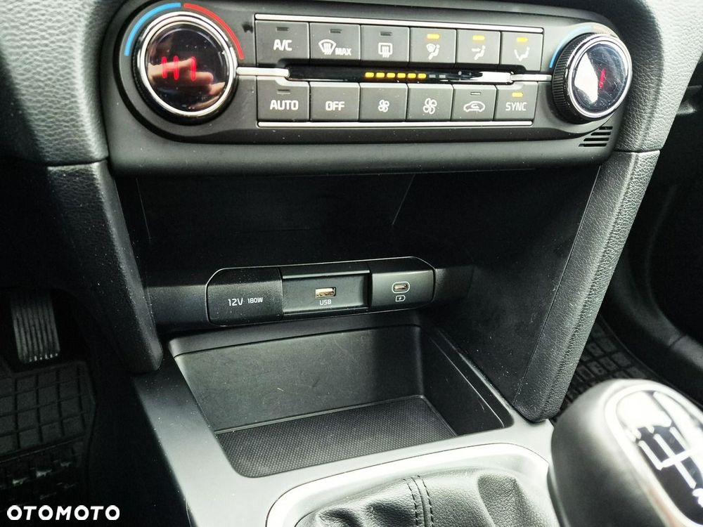 Kia Ceed 1.5 T-GDI M - 25