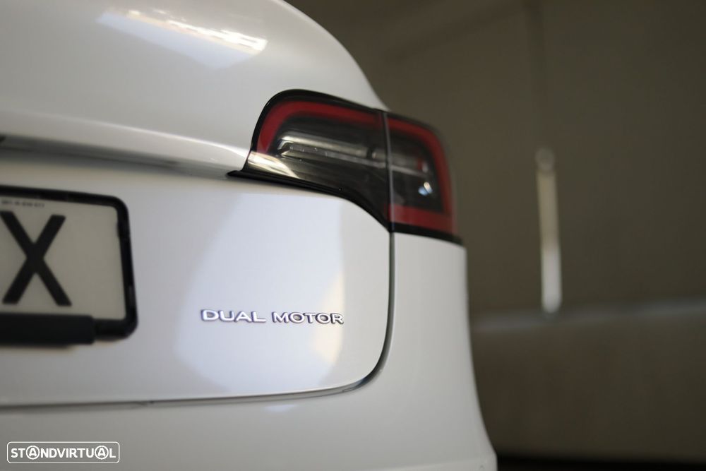 Tesla Model 3 Long-Range Dual Motor AWD - 24