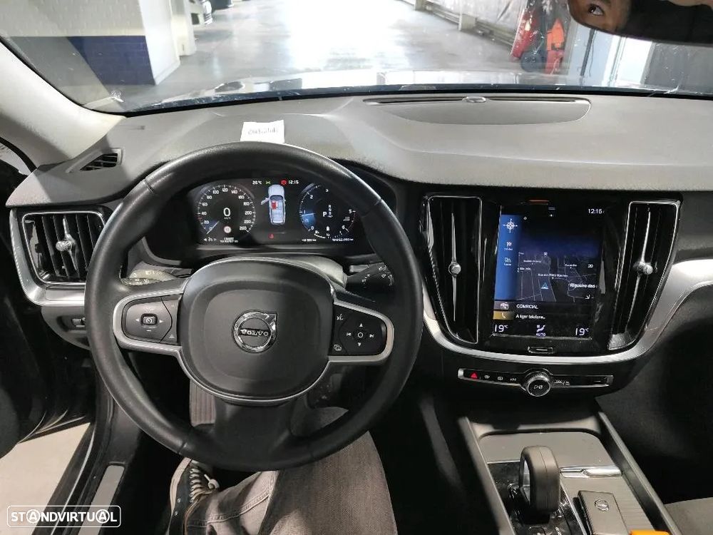Volvo V60 2.0 B4 Momentum Plus Geartronic - 8