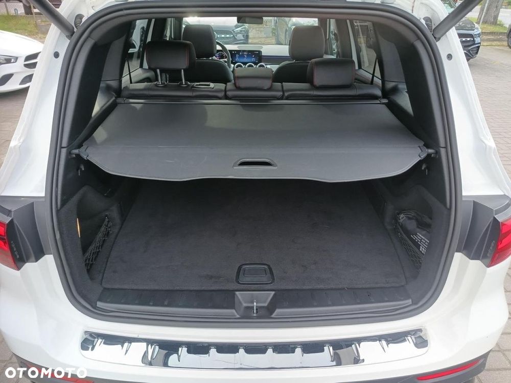 Mercedes-Benz GLB - 17