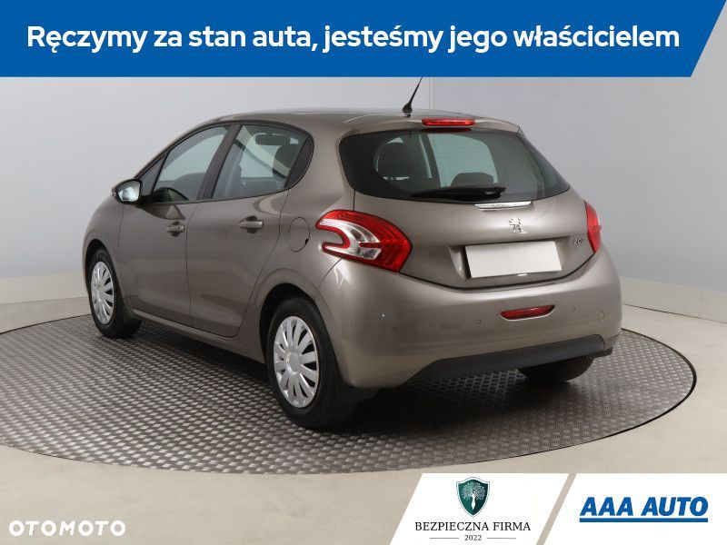 Peugeot 208 - 6
