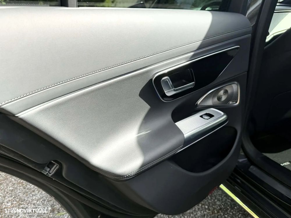 Mercedes-Benz E 300 de - 32