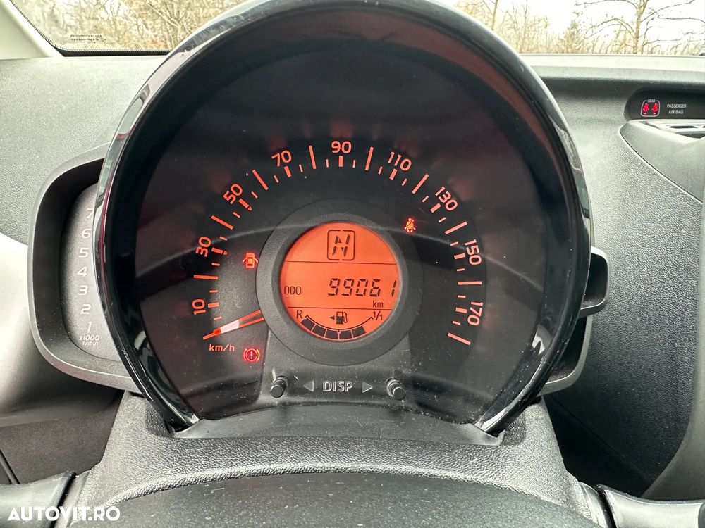 Toyota Aygo 1.0 MultiMode X - cite - 8