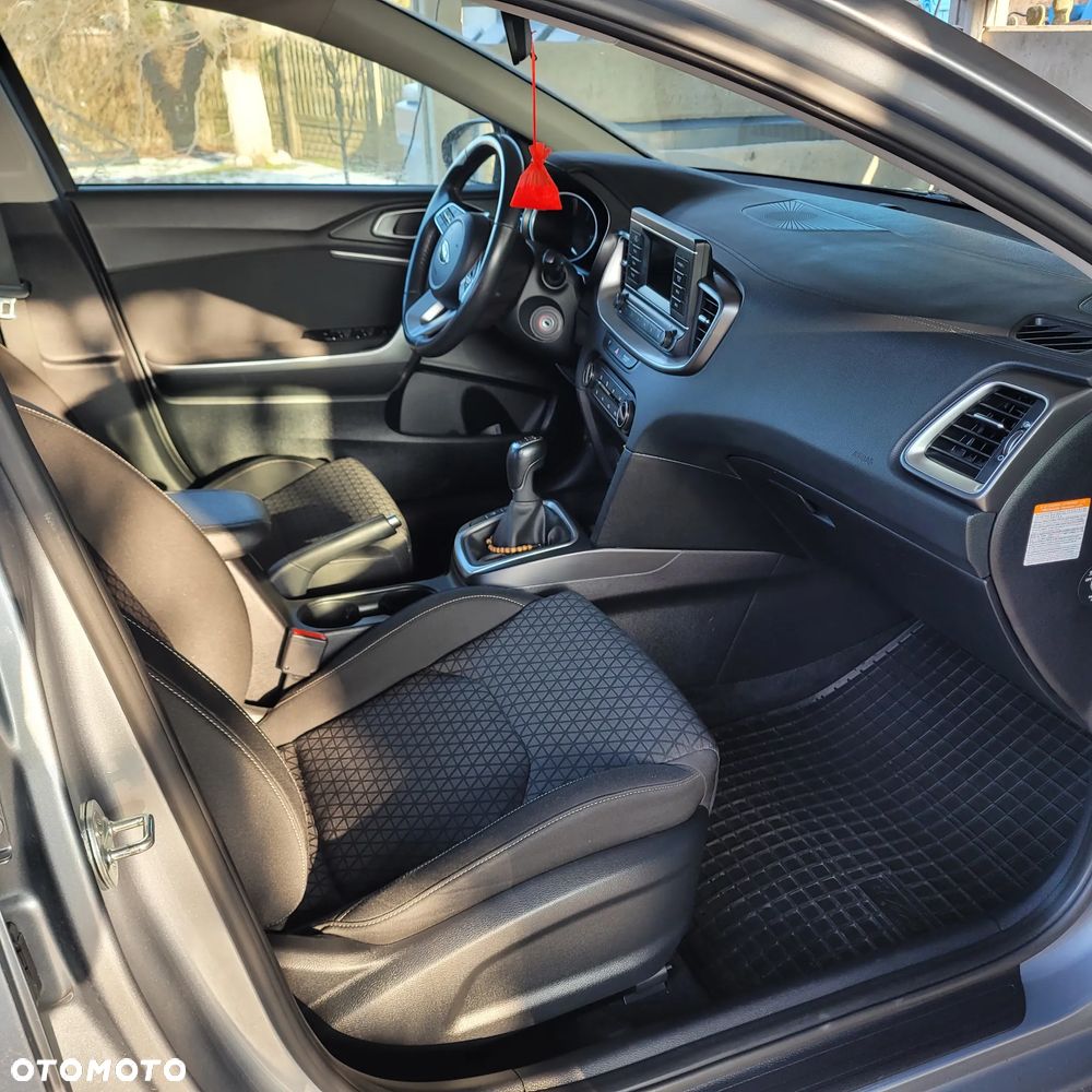 Kia Ceed 1.6 CRDi mHEV M - 17